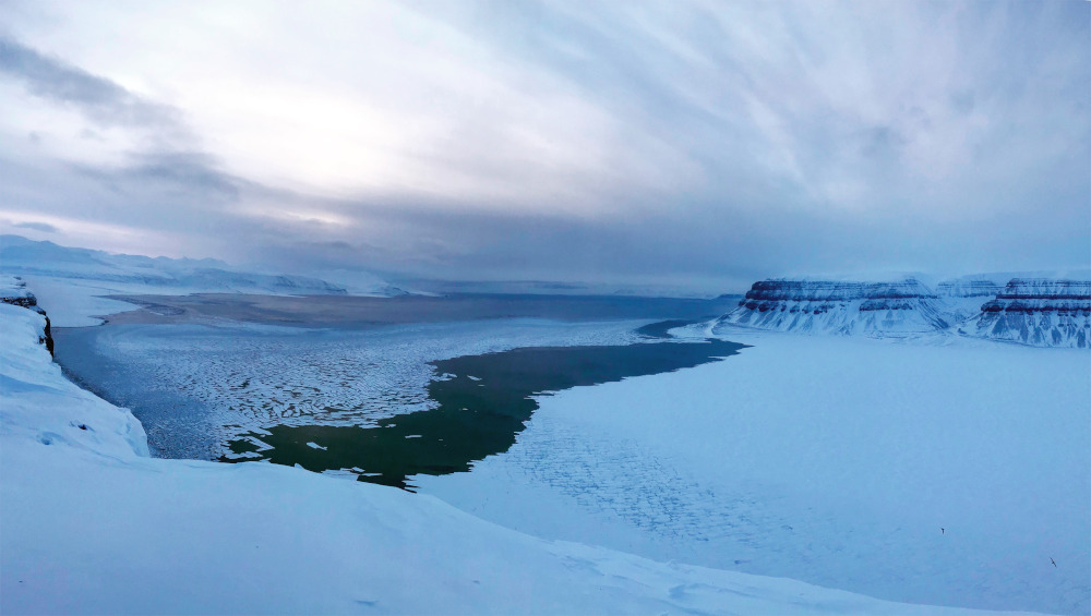 From this viewpoint you have a great overview of the Tempelfjorden