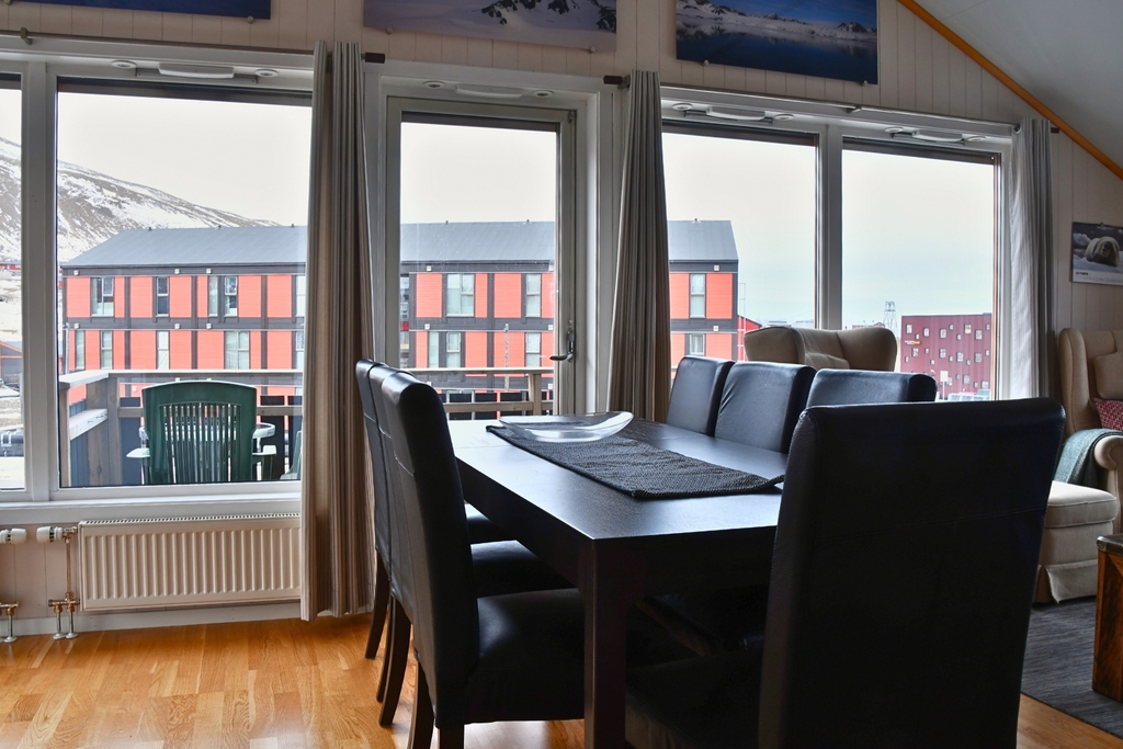 Polar Bear Lodge