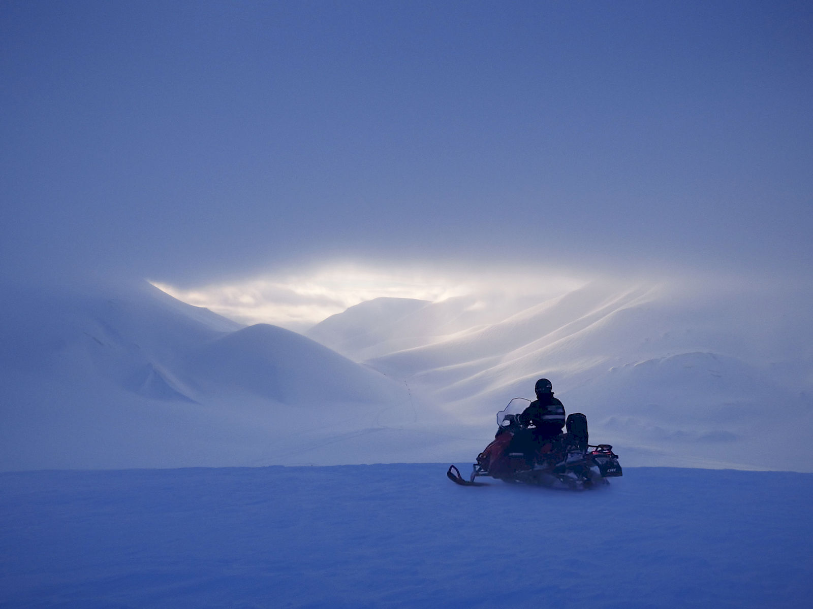 Schneemobil auf Spitzbergen