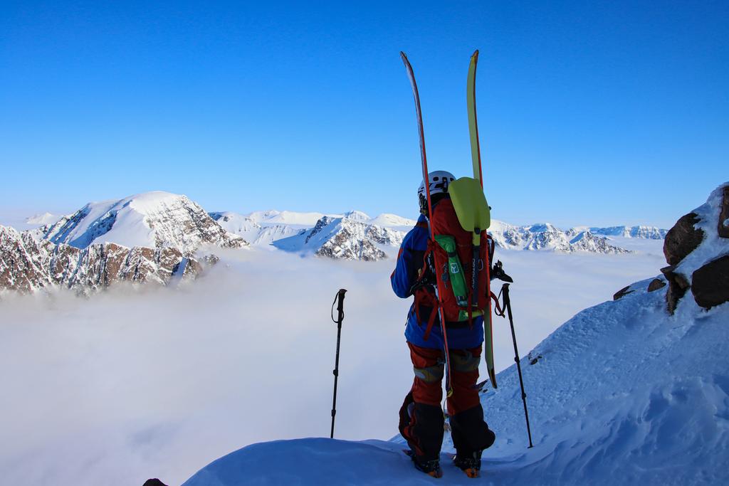 Skiing Perriertoppen on Svalbard